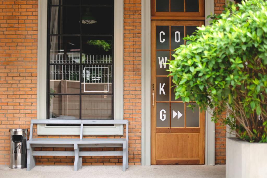 Oneday Hostel Sukhumvit 26 Банкок Екстериор снимка