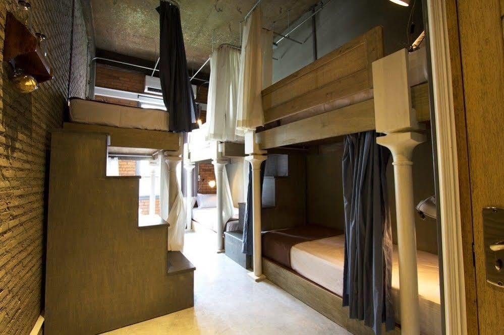 Oneday Hostel Sukhumvit 26 Банкок Екстериор снимка